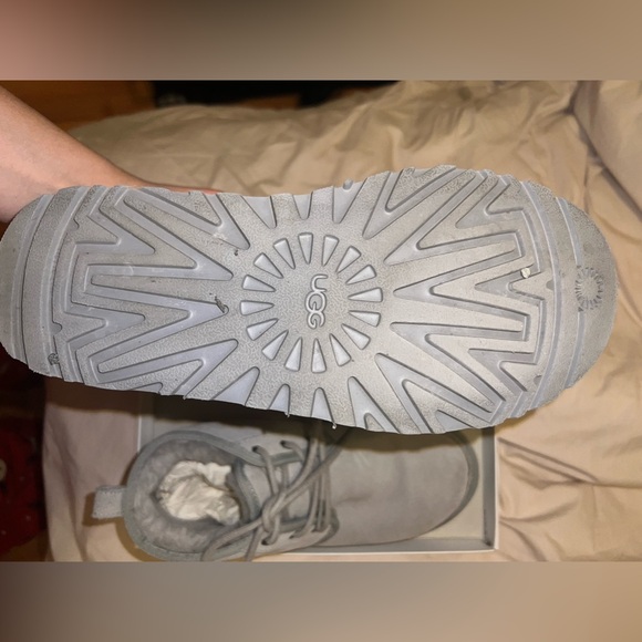 UGG Neumel Chukka Boots in Gray / W Size 8 - Picture 3 of 3